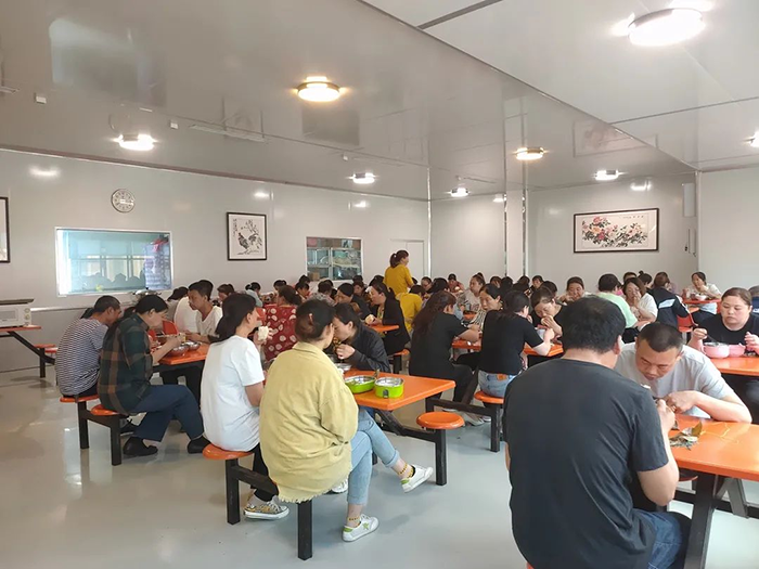 悠悠粽香飄幸福，濃情端午暖人心